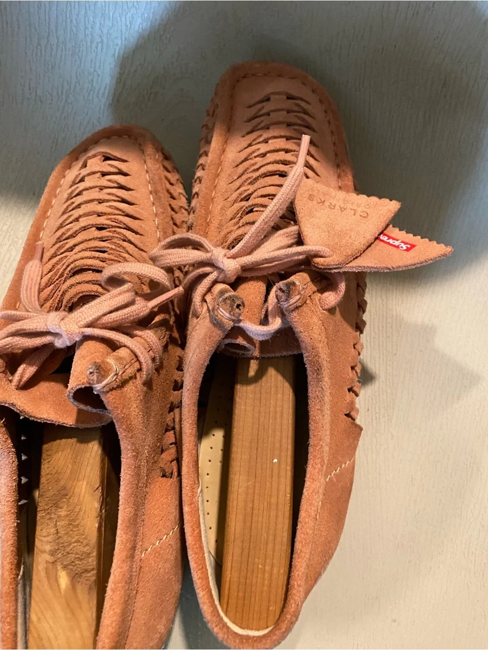 Clarks Originals X Supreme Wallabee Woven Weave Salmon Pink Suede size 7m